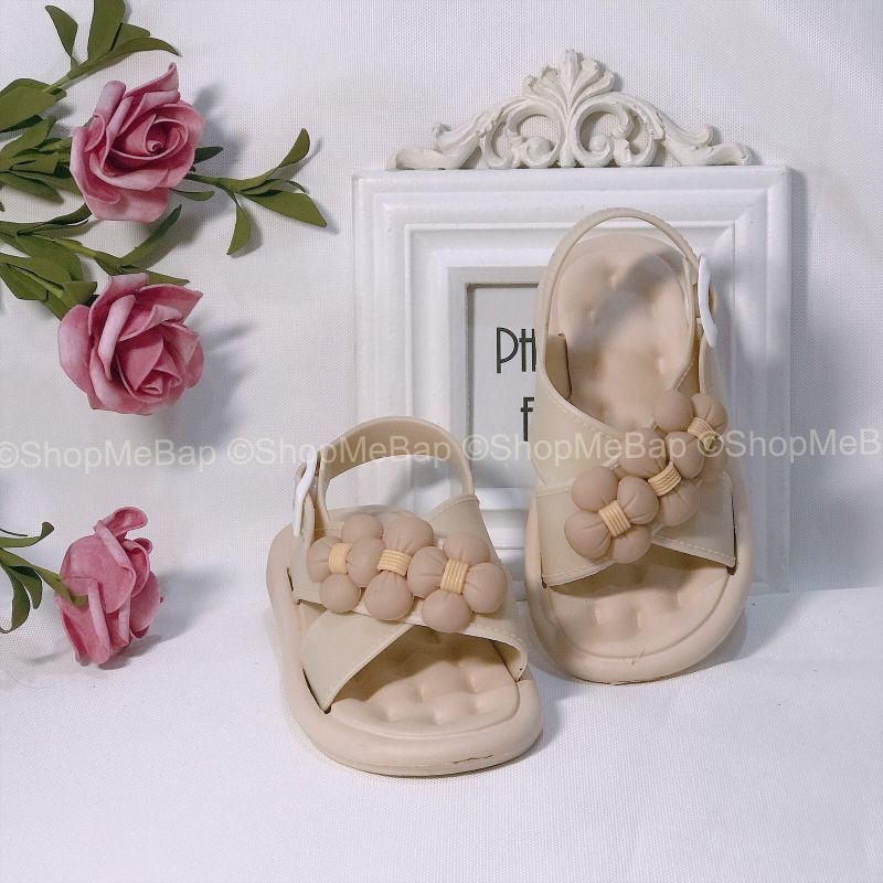 Sandal 3 bông quai dán siêu mềm,đế siêu nhẹ cho bé gái