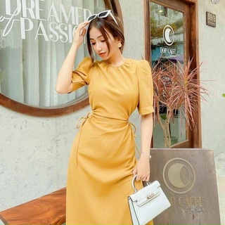 Đầm váy cổ tròn khoét eo