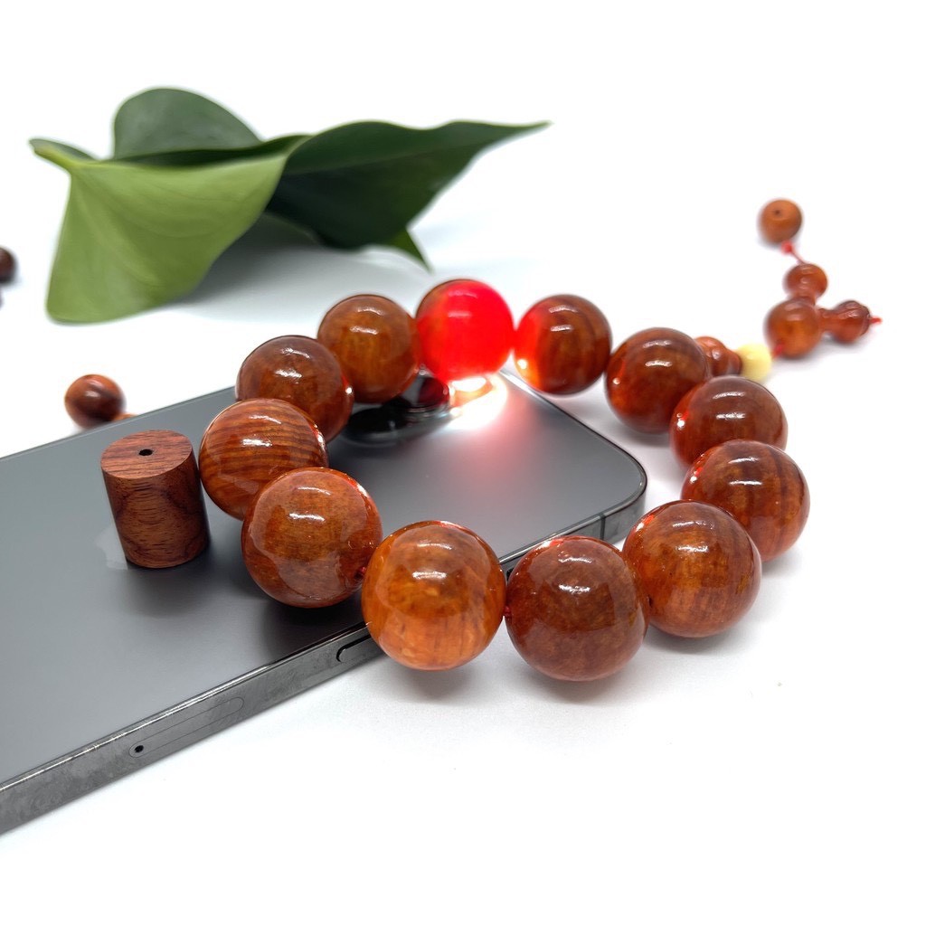 Vòng⚜️Vòng tay Huyết Long phong thủy trừ tà thấu quang tự nhiên 100% | BigBuy360 - bigbuy360.vn