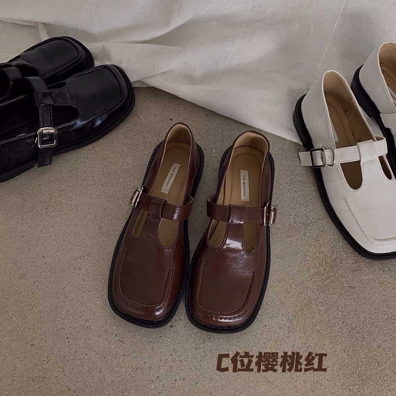 Giày da loafer cut out