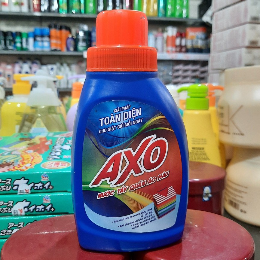 Nước Tẩy Quần Áo Màu Axo Xanh Dương Hương Tươi Mát Chai 400ml