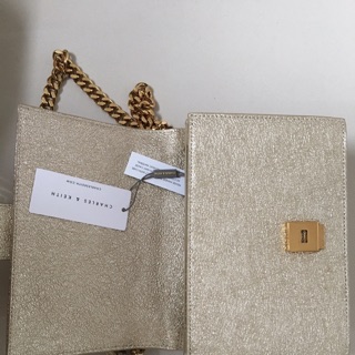 Thanh lý túi charles & keith