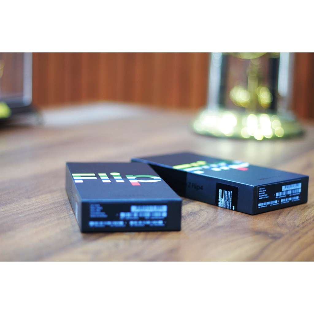 Điện thoại Samsung Galaxy Z Flip 4 Bespoke Edition 256GB