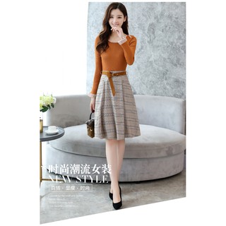 Set áo len dệt kim và chân váy caro nhập Quảng Châu