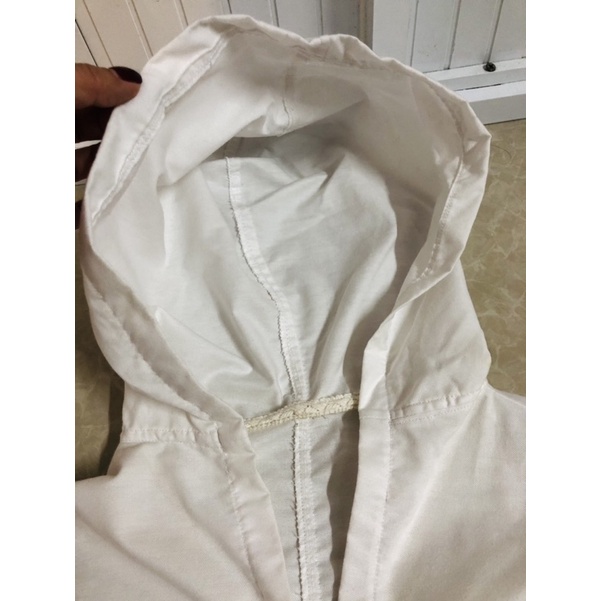 Áo trắng có nón