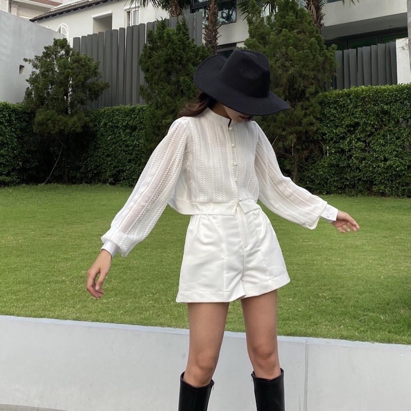 Áo crop ren Rin top
