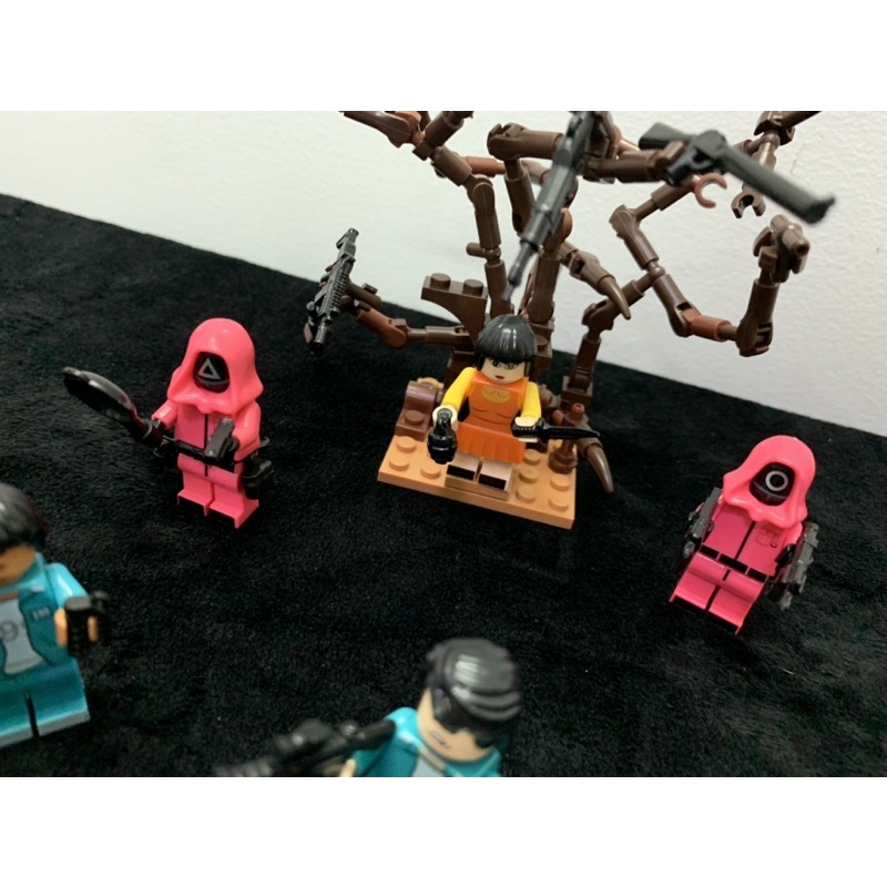 Bộ xếp hình lego nhân vật trong phim Squid Game.