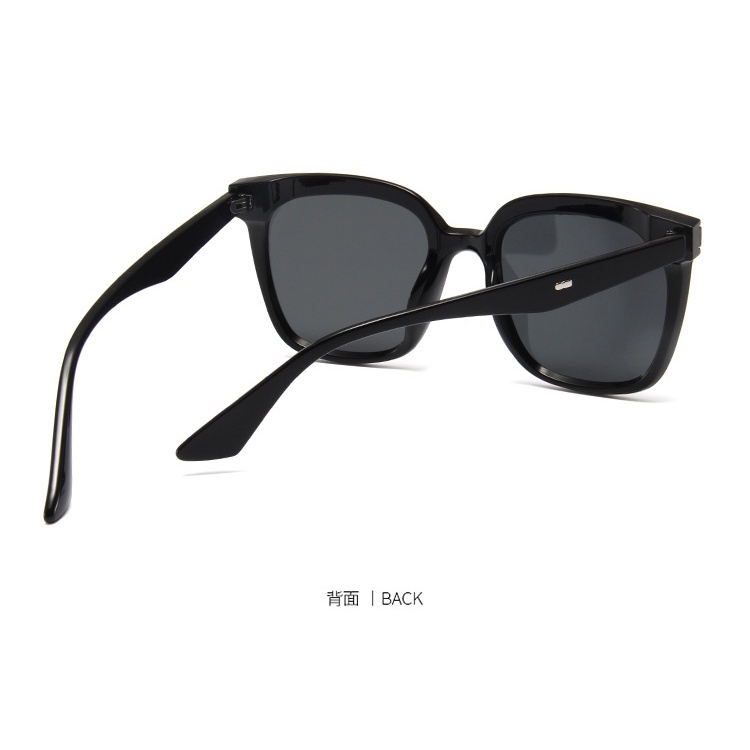 Kính Mát Thời Trang Cho Cả Nam Và Nữ