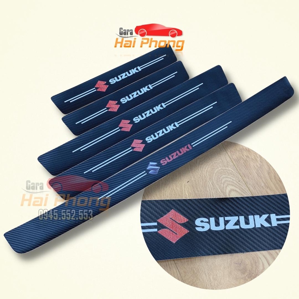 SUZUKI - Bộ Miếng Dán Logo SUZUKI Chống Trầy Xước Bảo Vệ Bậc Cửa Xe Hơi/ Bảo Vệ Cốp Sau Xe Hơi Bền Đẹp