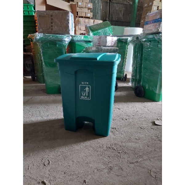 Thùng rác nhựa 45l đạp chân