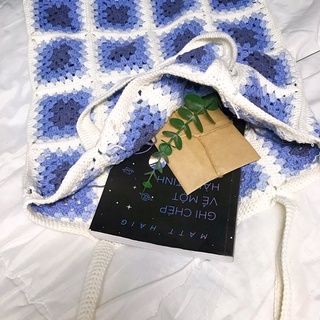 Túi tote crochet móc thủ công màu loang vintage