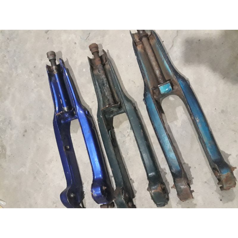 Dàn phuột trước giò gà 81 hay 82 hay 86.rin rã xe.nguyên xi có trầy.hơi sét.