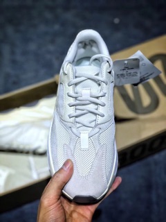 (44x1)Giày sneaker yeezy boost700"analog"