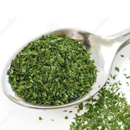 [50g-100g] Lá Parsley/ lá ngò tây/ lá mùi tây khô cắt nhuyễn 4-6mm dùng cho món cá, salad, hầm, nướng, súp, nước sốt