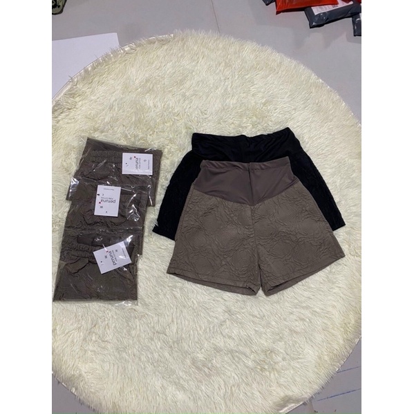Quần đùi bầu chất xốp