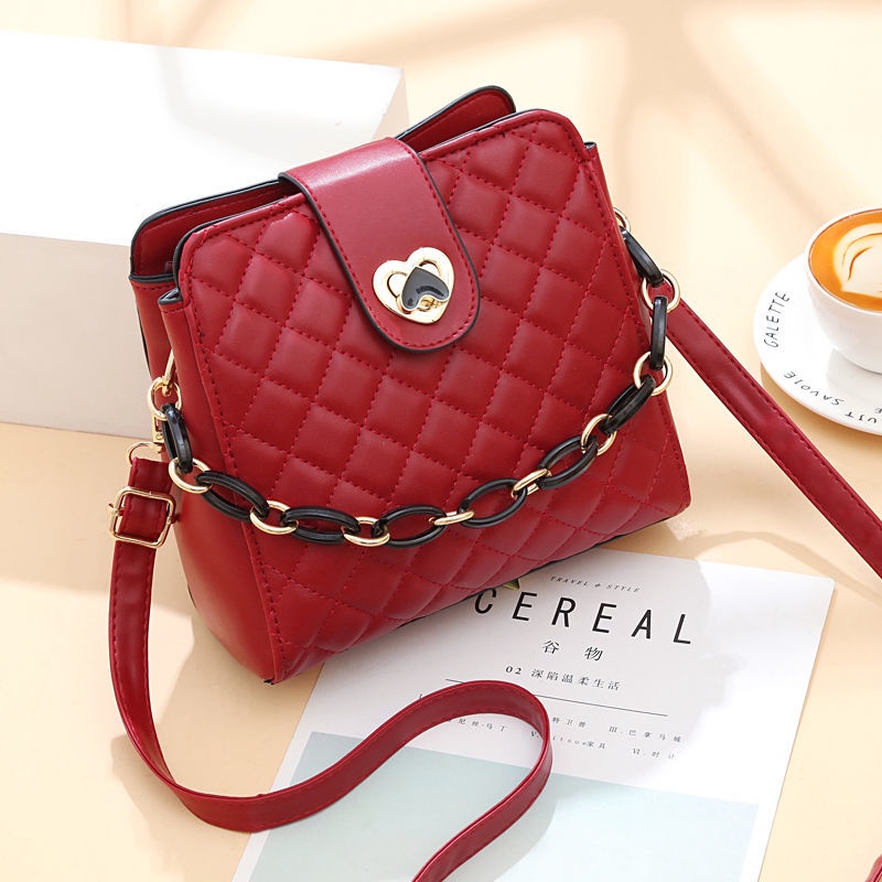 Túi Đeo Chéo Nhỏ Quai Xích Hình Thoi Phong Cách Mới Cao Cấp Dễ Phối Đồ Cho Nữ