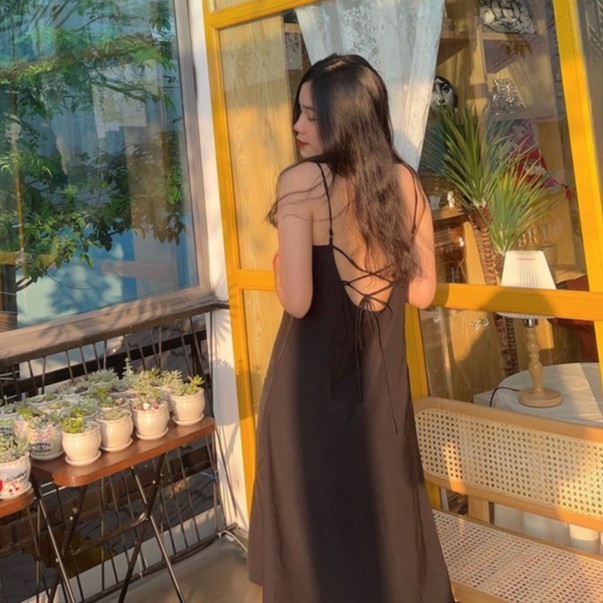 Đầm Hai Dây Dáng Suông Hở Lưng "Black Midi Dress" LA BOUTIQUE | BigBuy360 - bigbuy360.vn