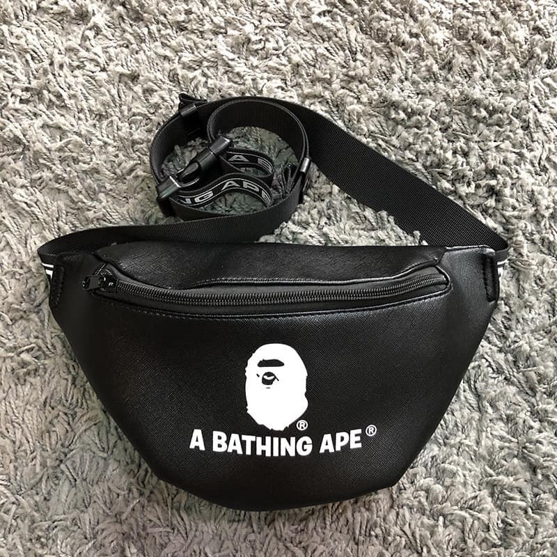 Túi đeo chéo Bape, Túi chéo Bape Bag, Chất liệu da, màu đen DuSo.LuxuryStreetwear