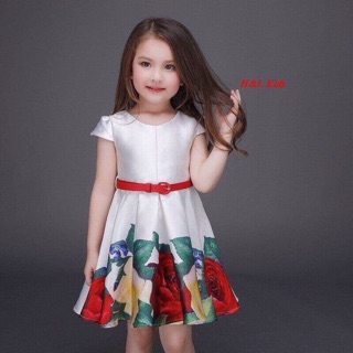 Đầm cong chua bé gái