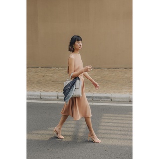 Áo croptop hở lưng