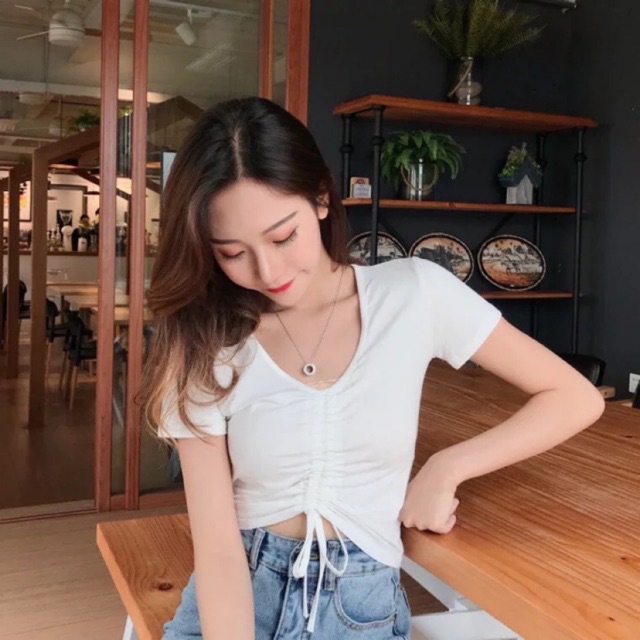 Áo croptop tay ngắn rút ngực