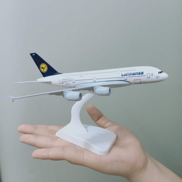 [ishop268] ⚡️[giá sỉ] Mô hình máy bay 20cm kim loại hãng Lufthansa airline + Đế chưng bày đẹp - Mua hàng an tâm