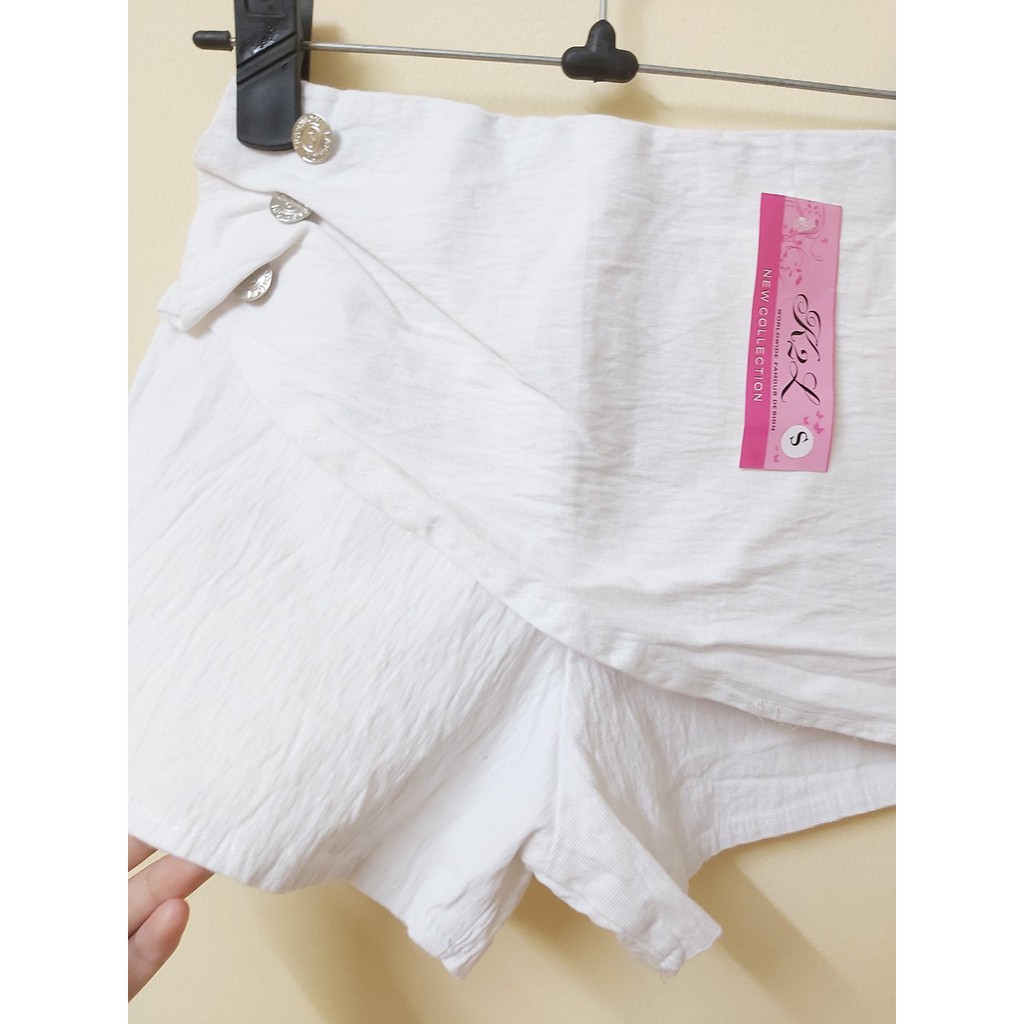 Quần đùi kaki trắng giả váy MASAN2606203