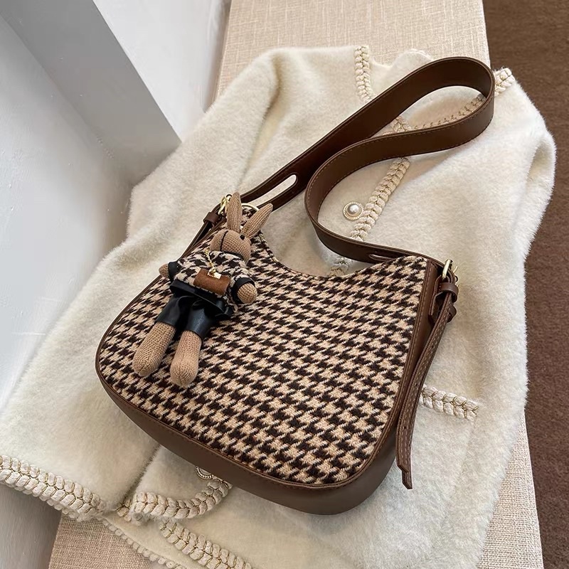 Túi Đeo Vai Đeo Chéo Da PU Phối Caro Hai Màu Có Kèm Móc Khoá Thỏ Xinh Xắn Thời Trang Hàn Quốc