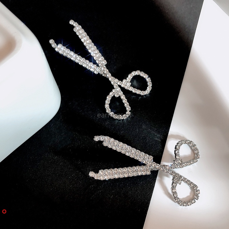 Bông tai hình cây kéo