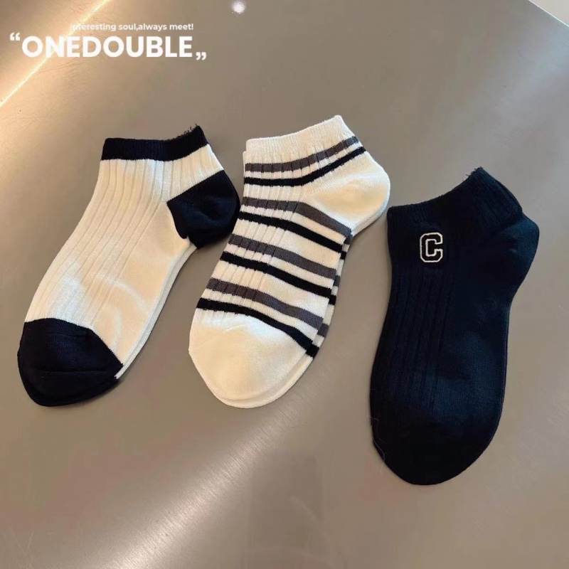 Đôi Vớ Ống Lửng In Chữ Màu Trắng Đen Phong Cách Hàn Quốc Dễ Phối Đồ Thời Trang Xuân Hè Cho Nam Và Nữ