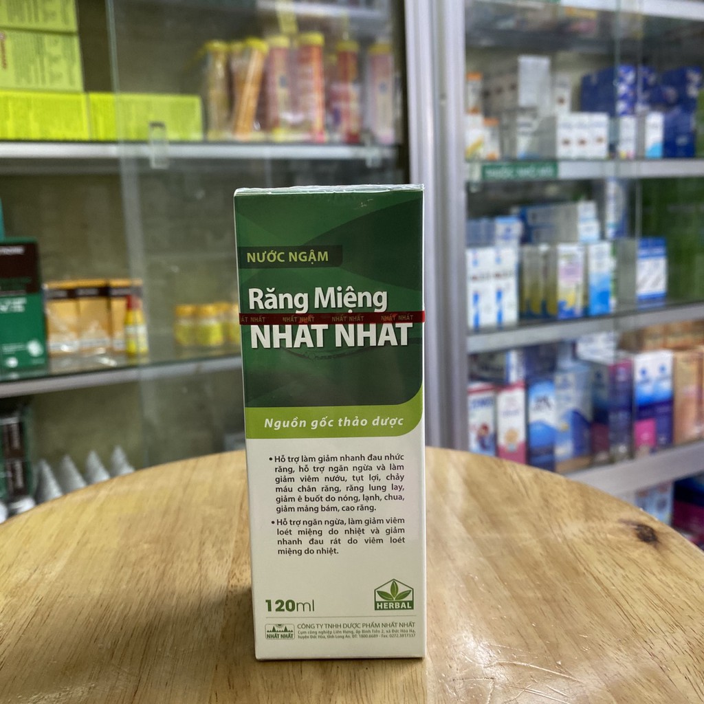 Nước Ngậm Làm Sạch Mảng Bám Chân Răng Nhất Nhất - Làm Sạch Khoang Miệng Chai 120ML