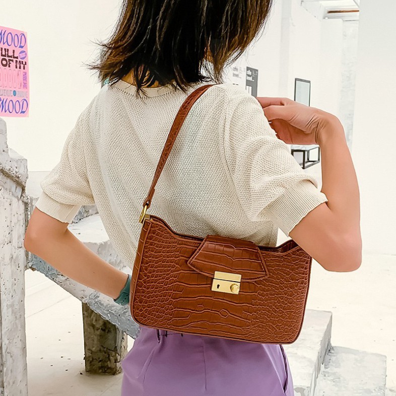 Túi kẹp nách Ngọc Trinh vân da cá sấu cao cấp siêu hot mẫu mới nhất KN01 túi xách đeo vai Chip Xinh Bag | BigBuy360 - bigbuy360.vn