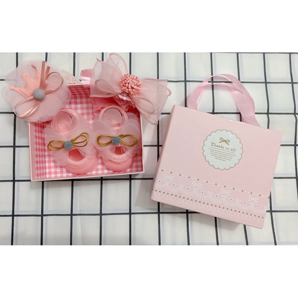 Hộp đôi tất hài nơ kèm 2 băng đô dễ thương cho bé điệu đà