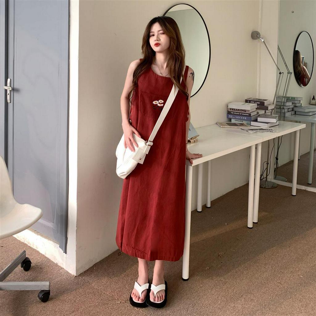 Set Áo Thun Ngắn Tay Thêu Họa Tiết Và Chân Váy Yếm Thời Trang Dành Cho Nữ