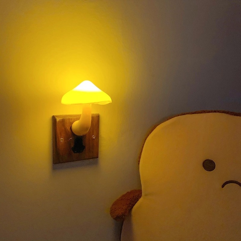 Đèn LED Cảm Biến Tự Động Hình Nấm Hoạt Hình Nhiều Màu Trang Trí Phòng Ký Túc Xá