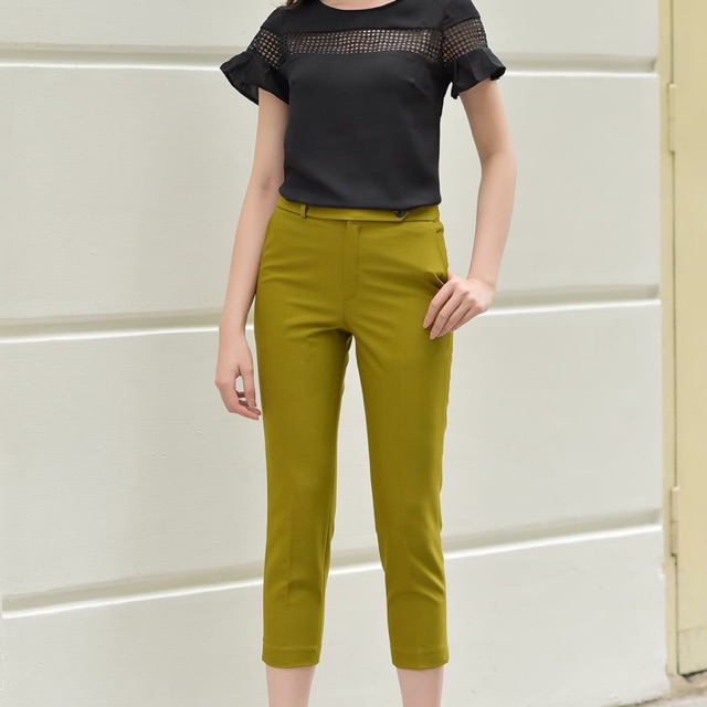 Quần sz S còn 2 chiếc