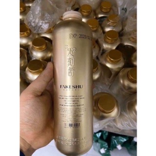 Hấp lụa vàng fakeshu 618ml tặng vòi