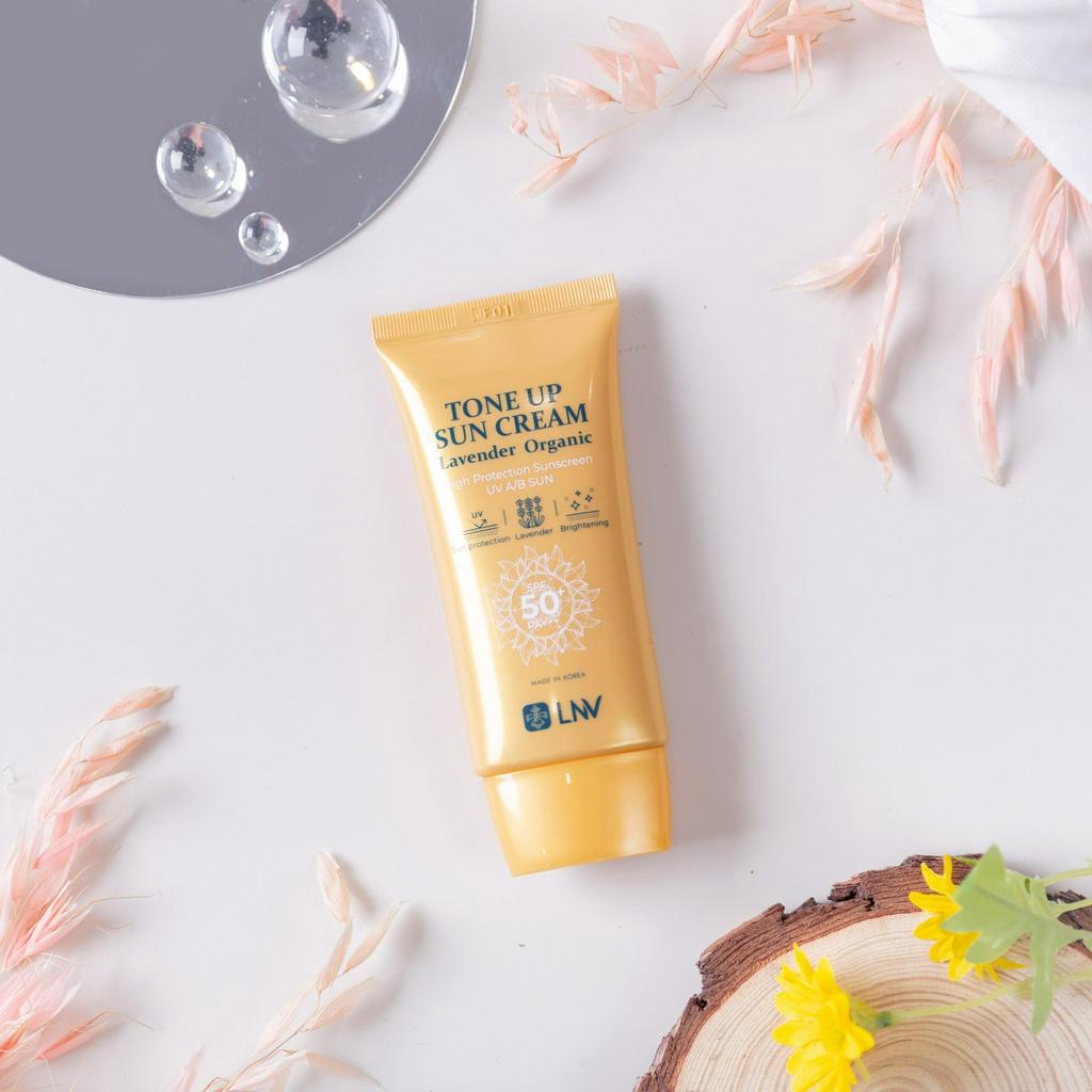 Kem chống nắng Lavender Organic Linh Nhâm chỉ số 50spf, 50g kiềm dầu, lên tone da, chống trôi dành cho mọi loại da