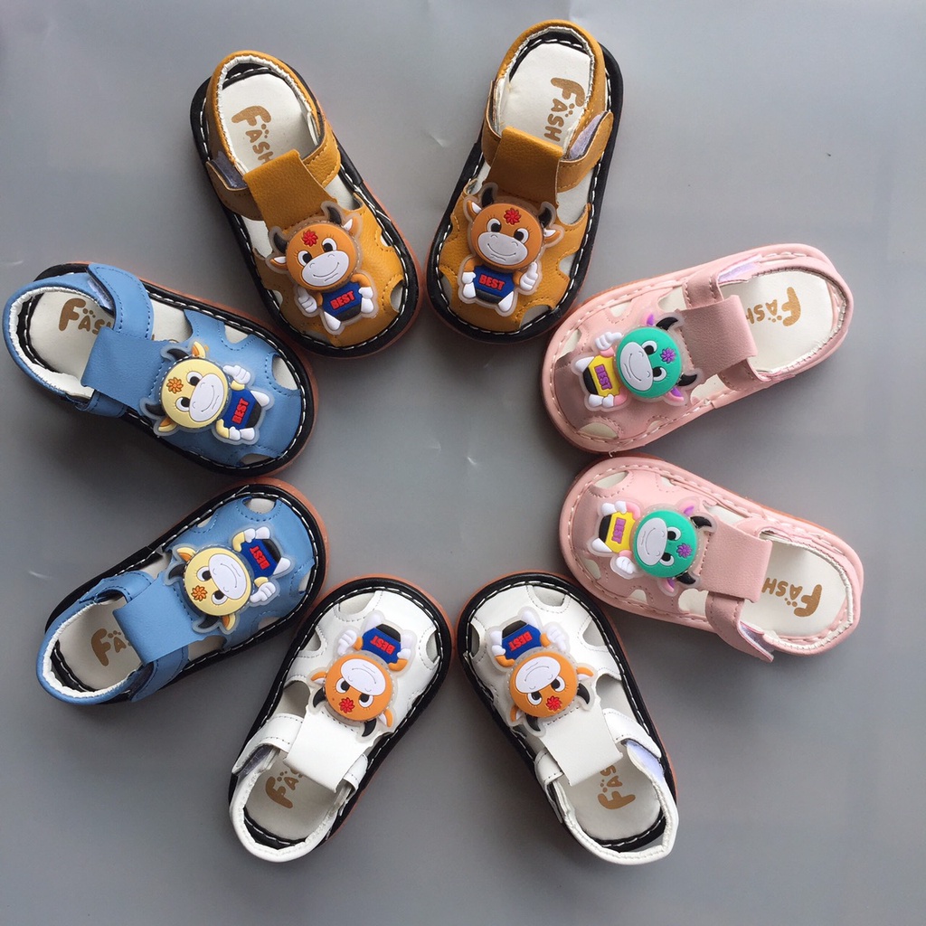 Sandal cho bé - dép rọ tập đi cho bé quai da, đế PU có honhg con trâu có đèn led cho bé trai, bé gái 2039