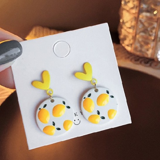 Khuyên tai mặt hình hoa màu vàng cỡ nhỏ đáng yêu