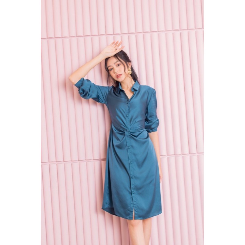 Váy sơ mi xoắn eo vải lụa | BigBuy360 - bigbuy360.vn