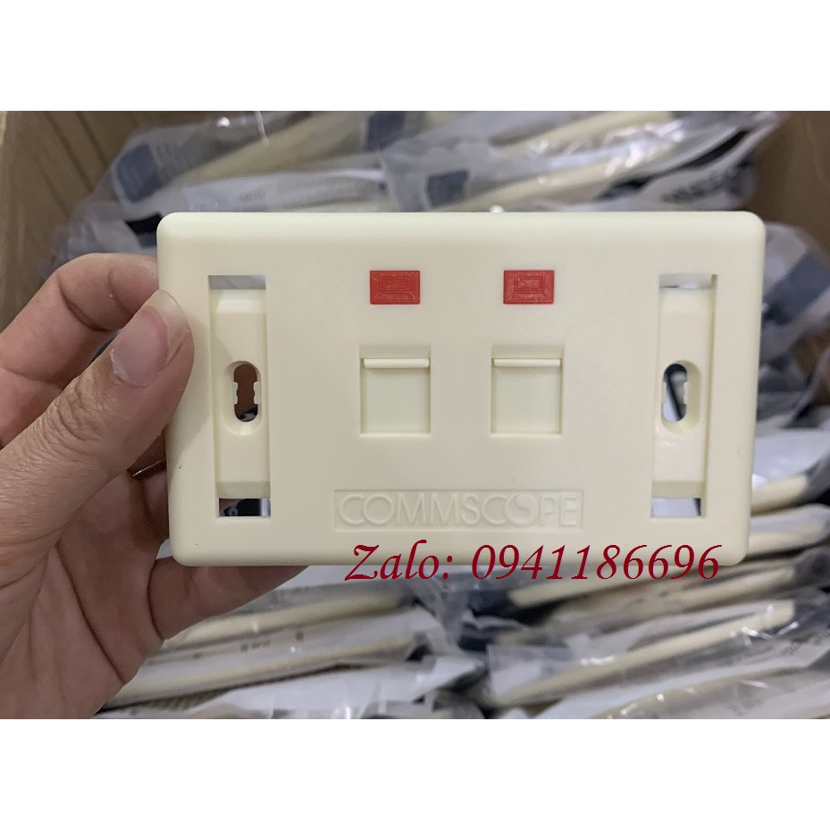 Mặt nạ âm tường Commscope 2 cổng hình chữ nhật, hình vuông