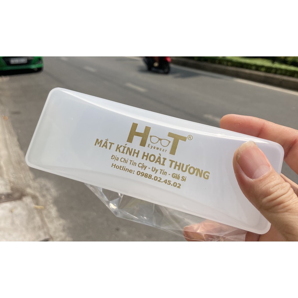 Hộp nhựa đựng kính cận đã đeo là XINH -Nhận Cắt Mắt-Tặng kèm hộp+khăn+Chai nước lau kính