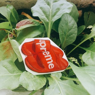 Miếng Dán Sticker Supreme xe máy, mũ bảo hiểm