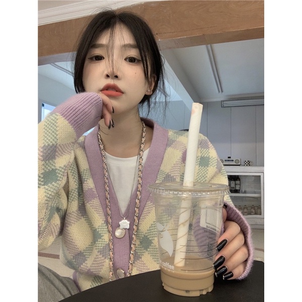 Cardigan kẻ ô màu pastel