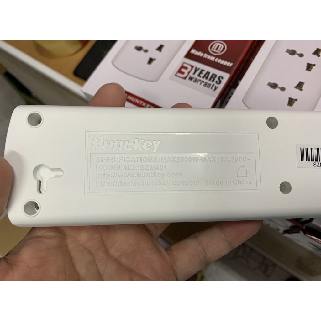 Ổ Điện Huntkey 6 chấu cao cấp SZM604 hàng chính hãng