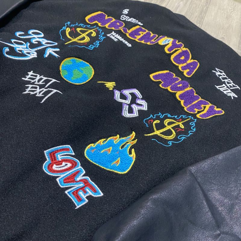 Áo khoác bóng chày thêu chữ M