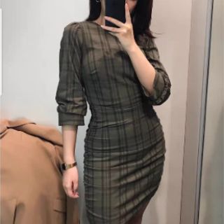 Đầm caro body