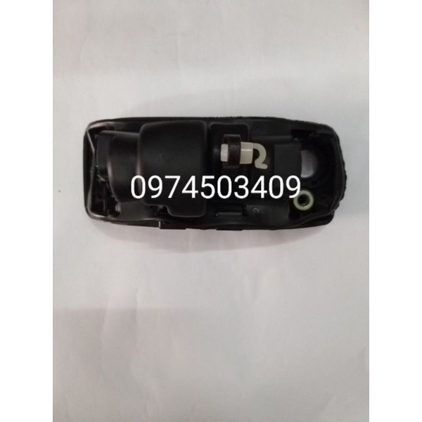 Tay mở cửa lùa ngoài Toyota Cá mập