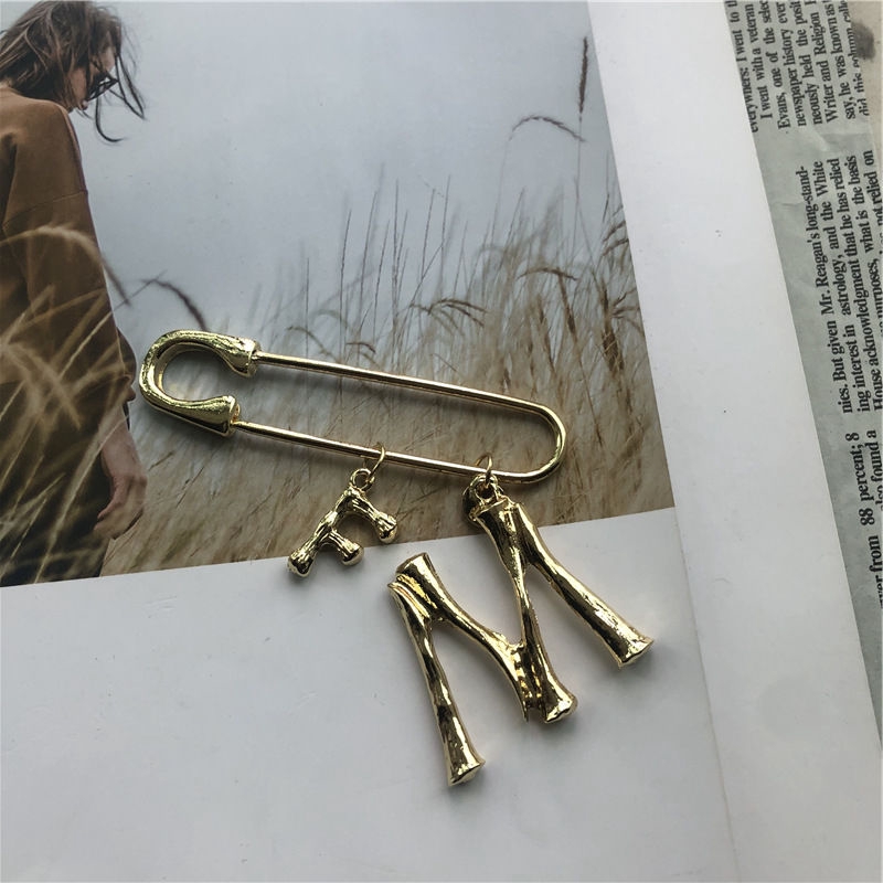 Ghim Cài Áo Hình Chữ M 22317 Phong Cách Hàn Quốc